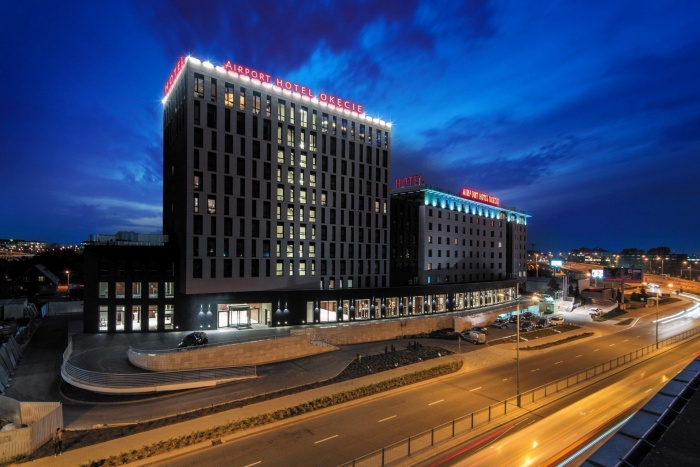 Zdjęcie fasady budynku Hotelu Okęcie